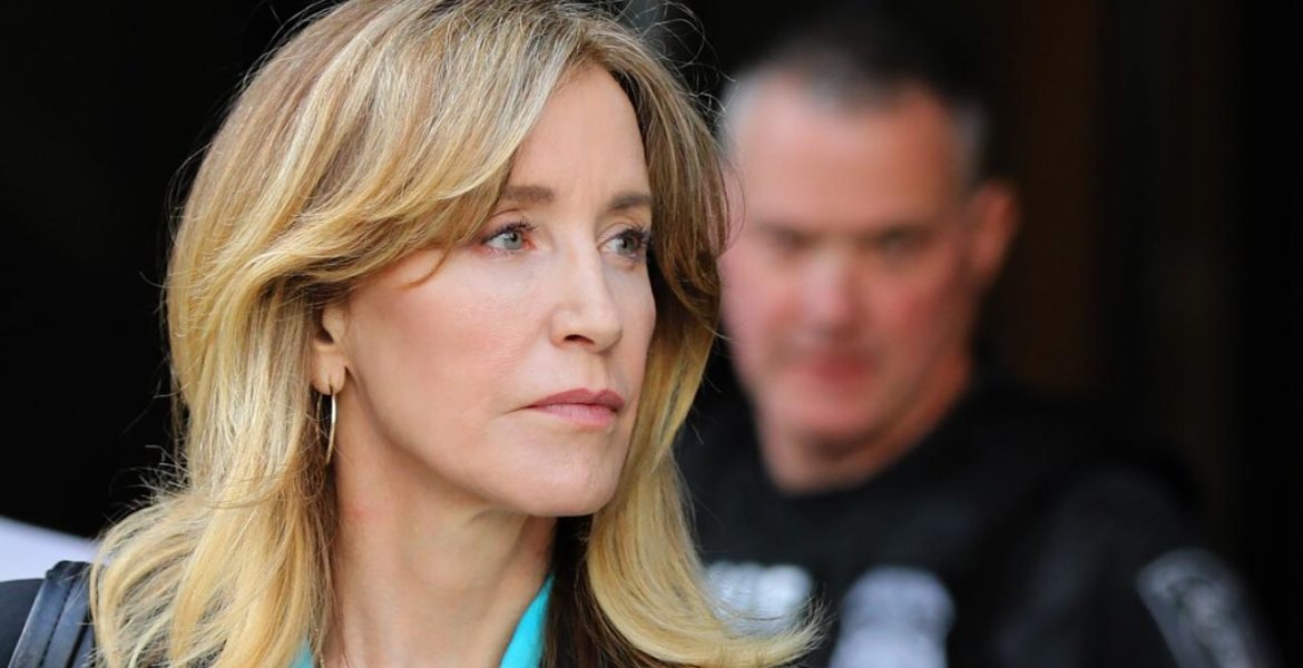 Felicity Huffman // Womagic