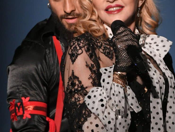 Közös fotón mutatta meg a világnak 25 éves pasiját Madonna