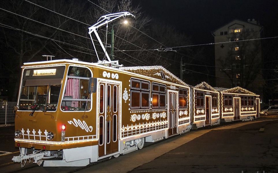 Európa legszebbjének választották a miskolci adventi villamost